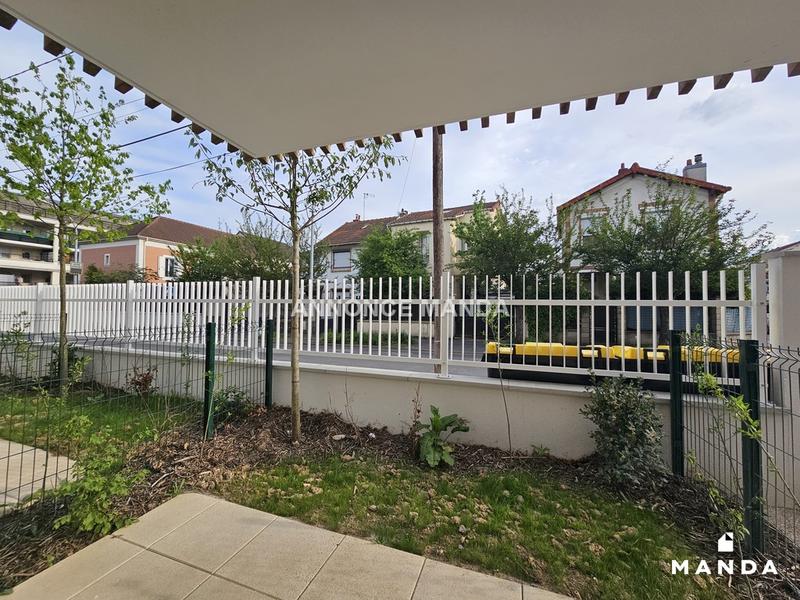 Studio - 25 m² - 1 pièce