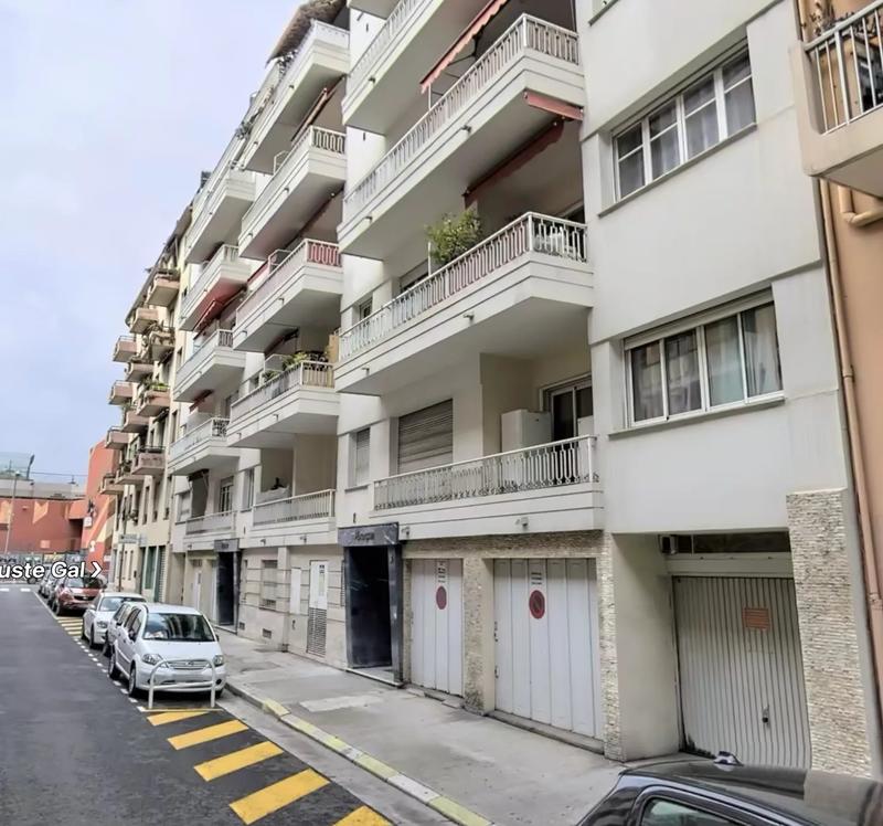 Parking / Garage - 15 m²