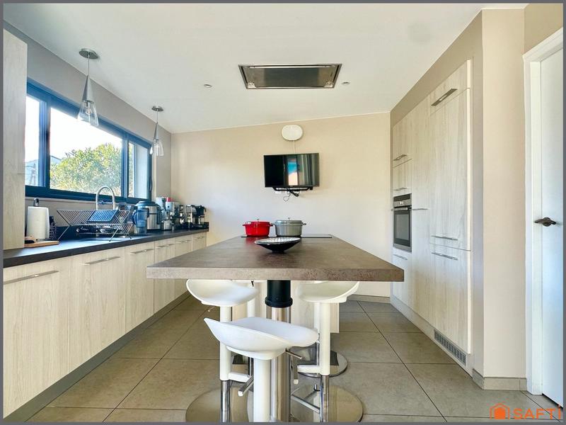 Maison - 151 m² - 6 pièces