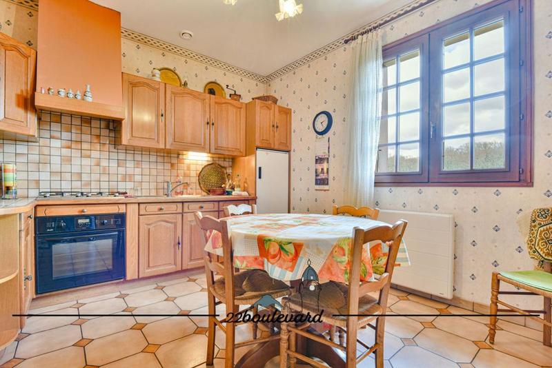 Maison - 170 m² - 8 pièces