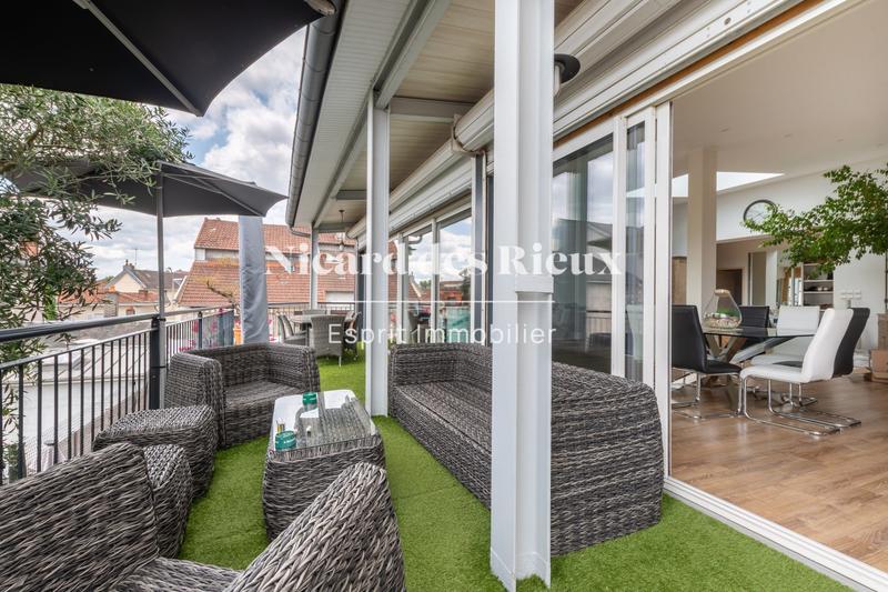 Loft - 297 m² - 6 pièces