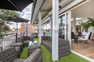 Loft - 297 m² - 6 pièces