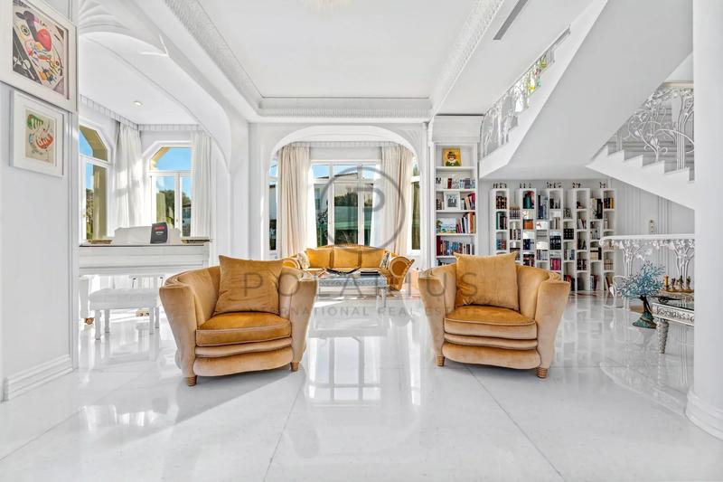 Villa - 1 000 m² - 15 pièces