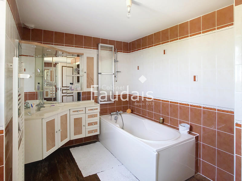 Maison - 160 m² - 6 pièces