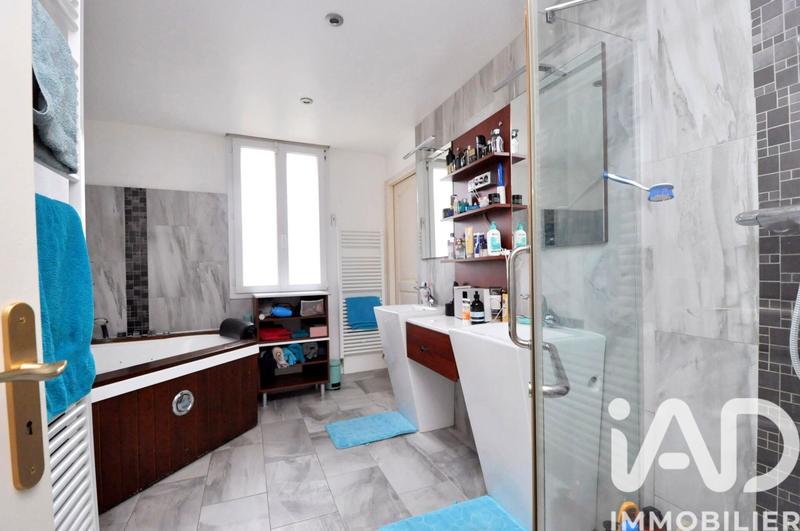 Maison - 205 m² - 7 pièces