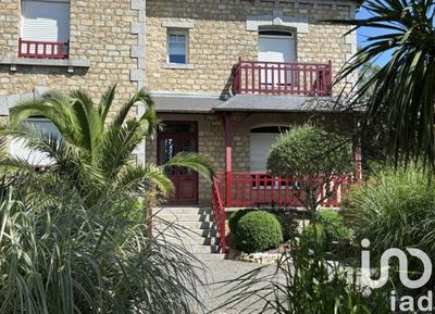 Maison - 216 m² - 9 pièces