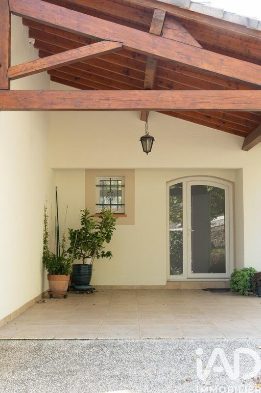 Maison - 235 m² - 8 pièces