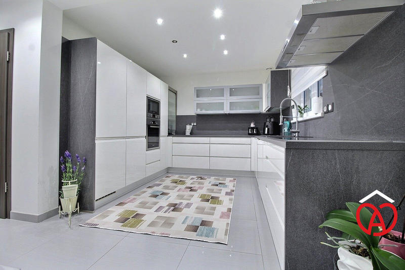 Maison - 129 m² - 7 pièces