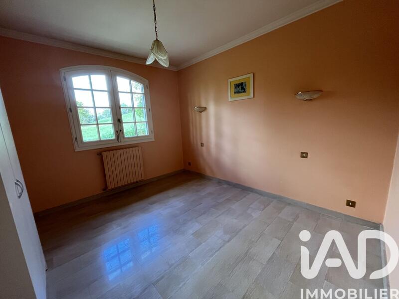 Maison - 181 m² - 5 pièces