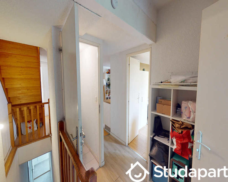 Chambre - 100 m² - 1 pièce