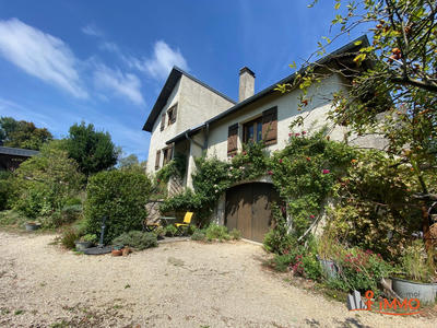 Maison - 161 m² - 8 pièces