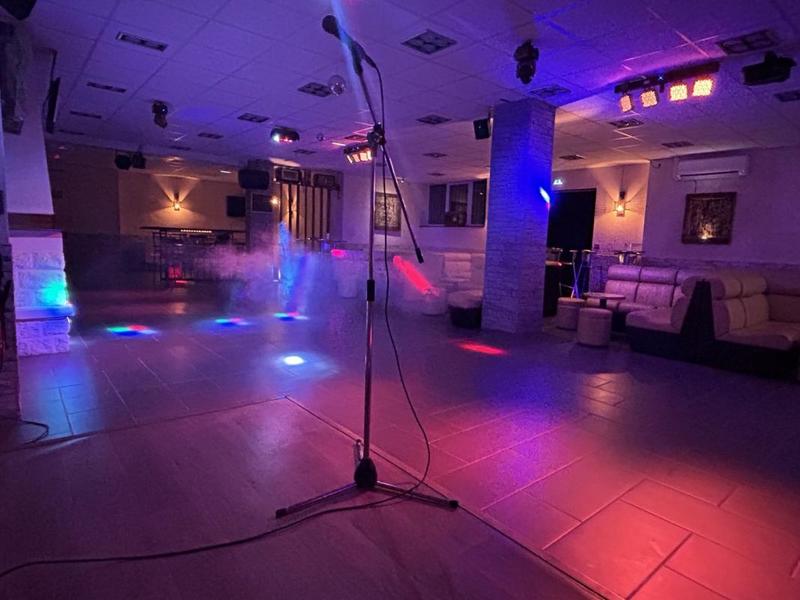 Local commercial - 438 m² - 5 pièces