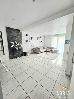 Maison traditionnelle - 100 m² - 4 pièces