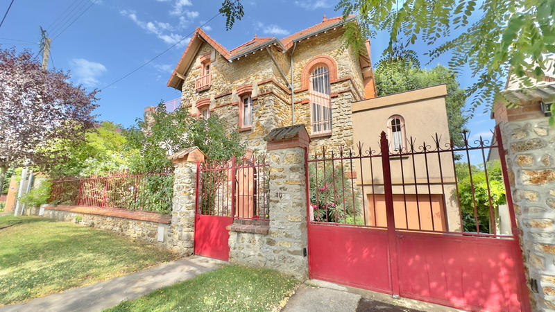 Maison - 229 m² - 10 pièces