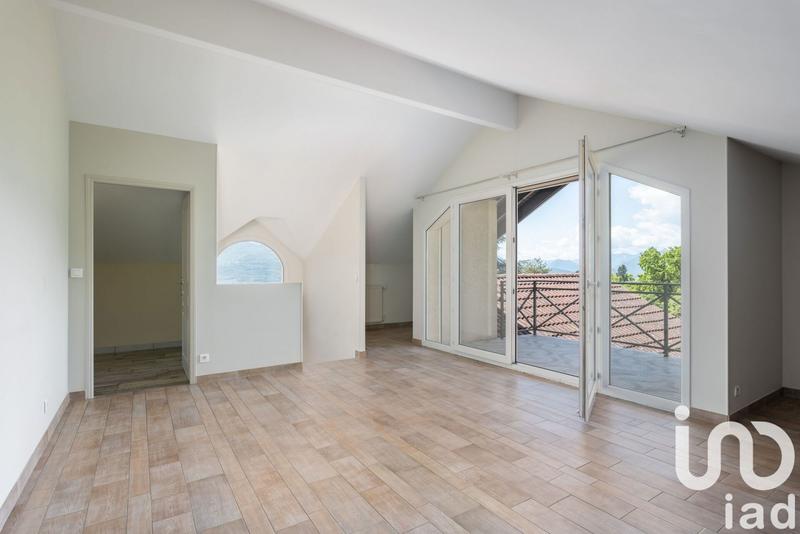 Maison - 222 m² - 7 pièces