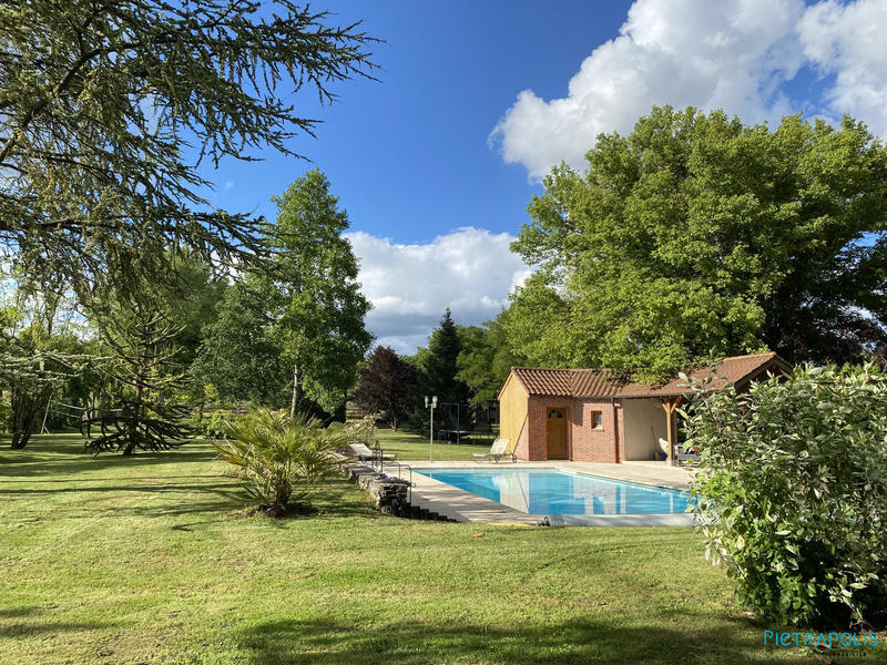 Maison ancienne - 270 m² - 9 pièces