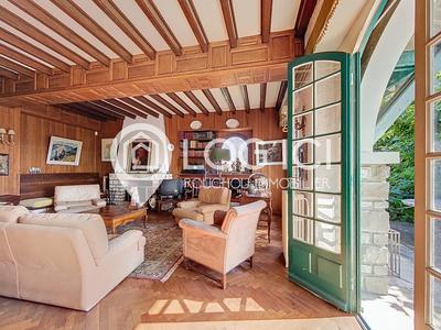 Maison - 246 m² - 7 pièces