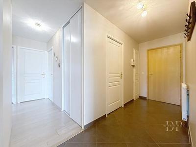 Appartement - 90 m² - 4 pièces