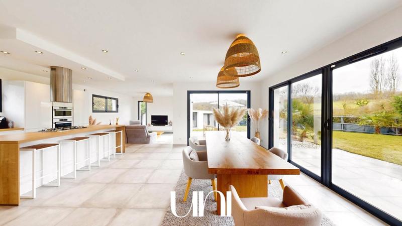 Maison - 141 m² - 5 pièces