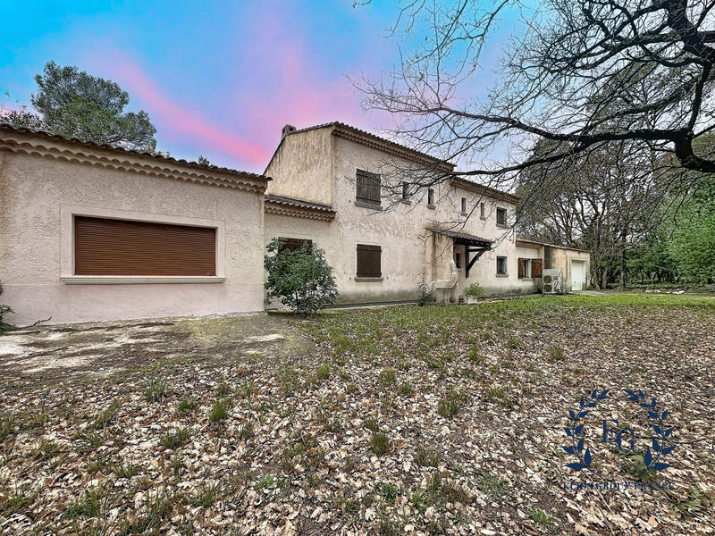 Bastide - 300 m² - 6 pièces