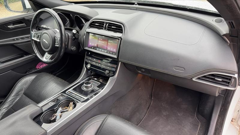 Jaguar Xe 2.0 d 180 Bva8 R-Sport