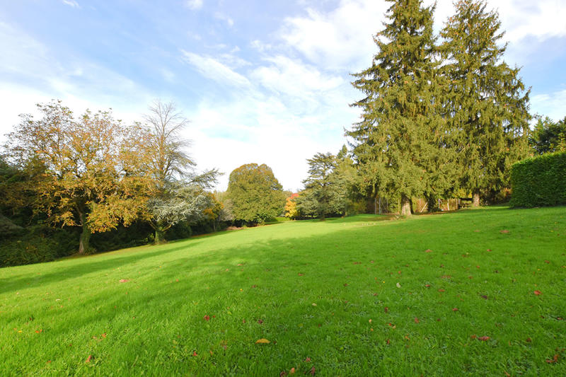 Maison - 254 m² - 12 pièces