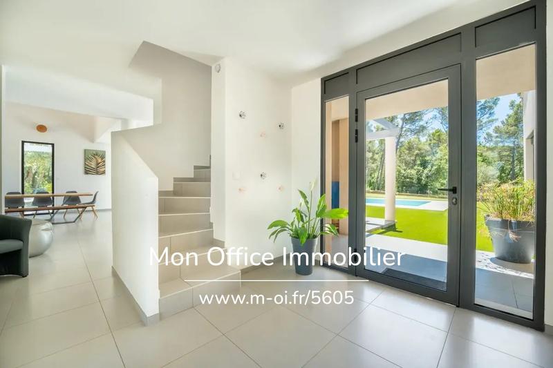 Villa - 220 m² - 5 pièces