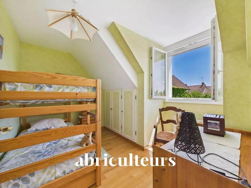 Maison - 186 m² - 7 pièces