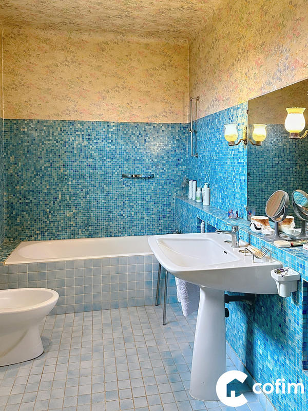 Villa - 250 m² - 8 pièces