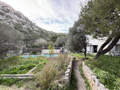 Propriété - 93 m² - 4 pièces