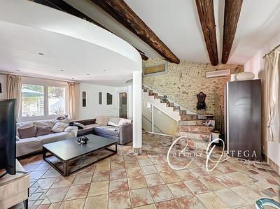 Maison - 220 m² - 7 pièces