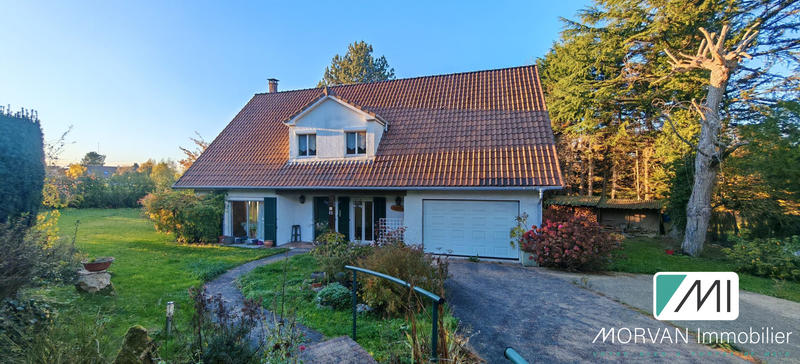 Maison - 210 m² - 7 pièces