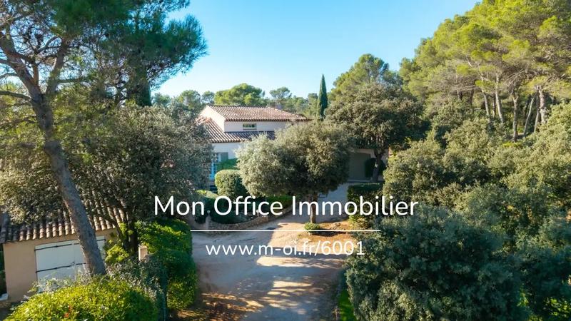 Maison - 225 m² - 9 pièces