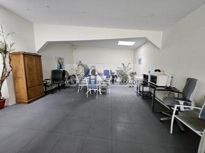 Entrepôt - 2 352 m²