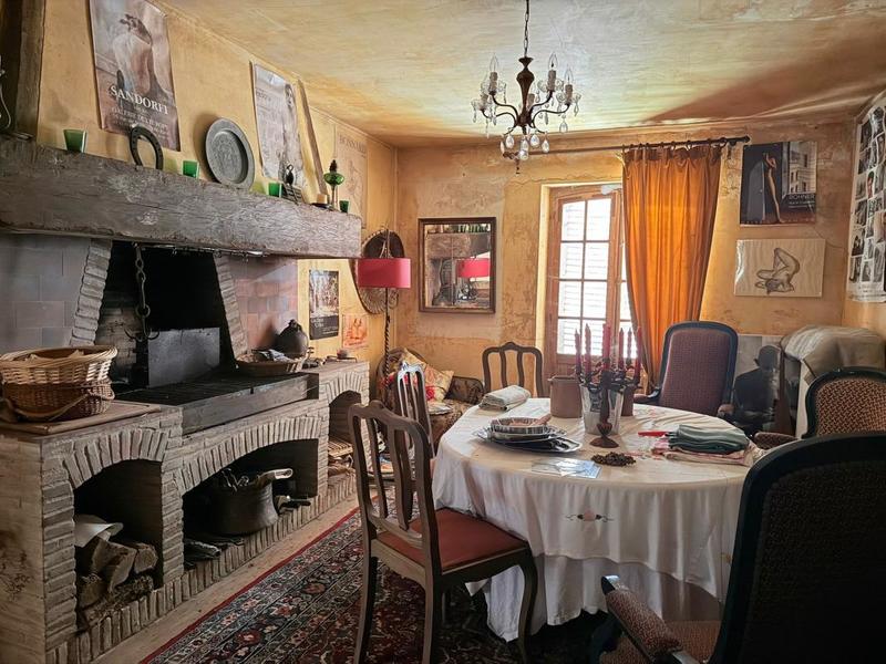 Maison - 205 m² - 8 pièces