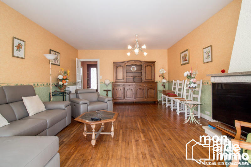 Maison - 220 m² - 5 pièces