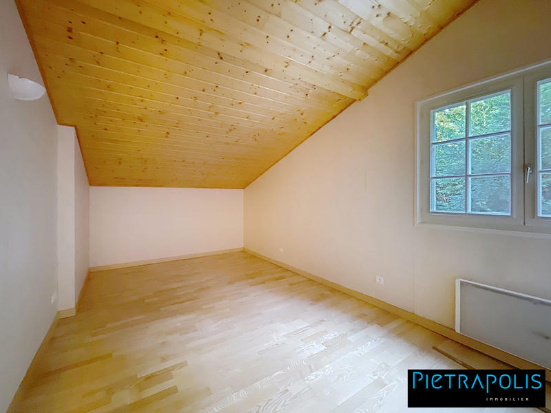 Maison - 245 m² - 10 pièces