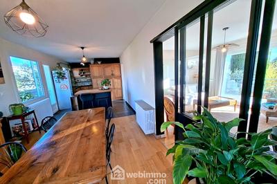 Maison - 154 m² - 8 pièces