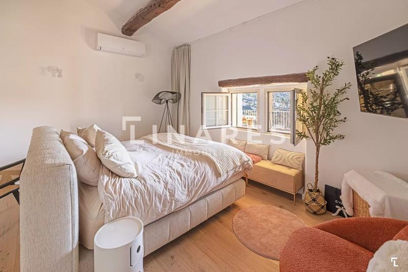 Villa - 300 m² - 9 pièces