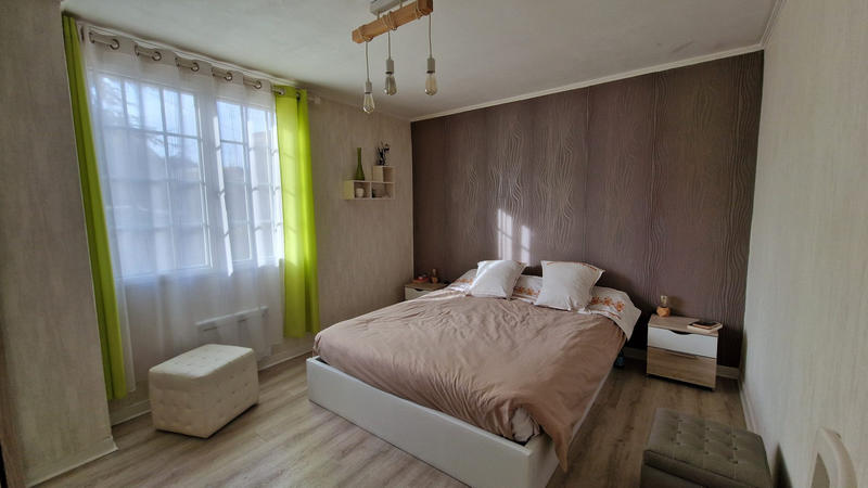 Maison - 250 m² - 8 pièces