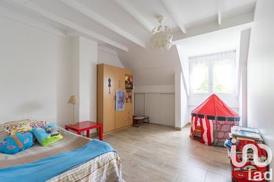 Maison - 216 m² - 8 pièces