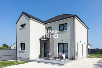 Maison - 122 m² - 5 pièces