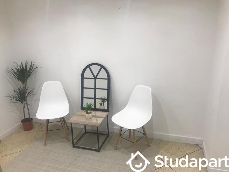 Chambre - 9 m² - 1 pièce