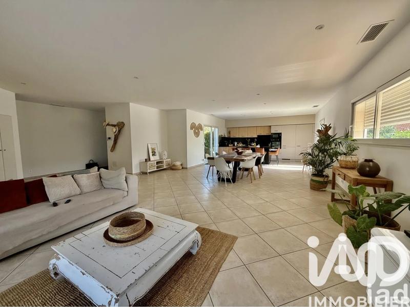 Maison - 225 m² - 5 pièces