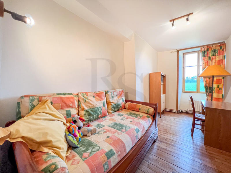 Maison - 280 m² - 9 pièces