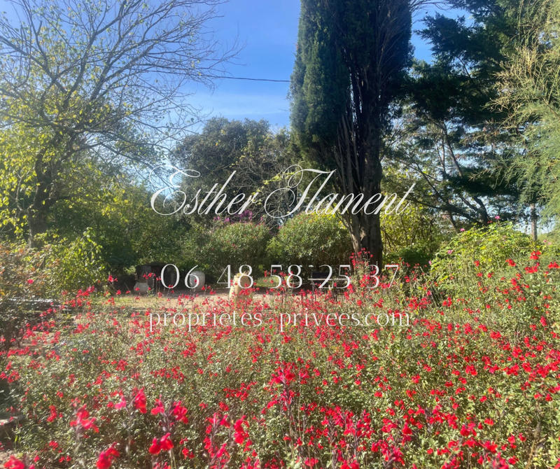 Maison - 265 m² - 11 pièces