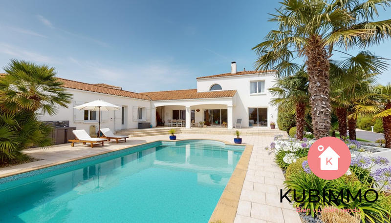 Maison - 214 m² - 8 pièces