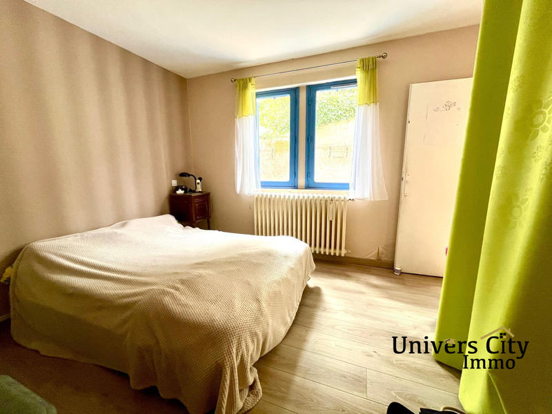 Maison - 207 m² - 9 pièces