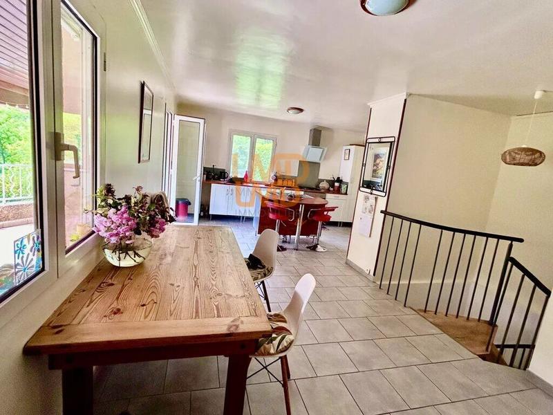 Maison - 146 m² - 6 pièces