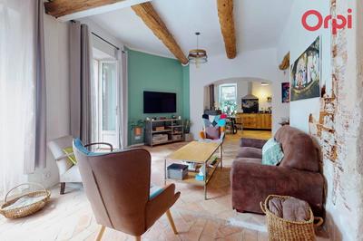 Maison - 245 m² - 6 pièces